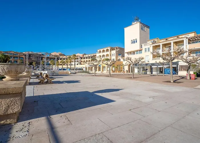 Le Village - C9 279 By Interhome * Saint-Raphaël